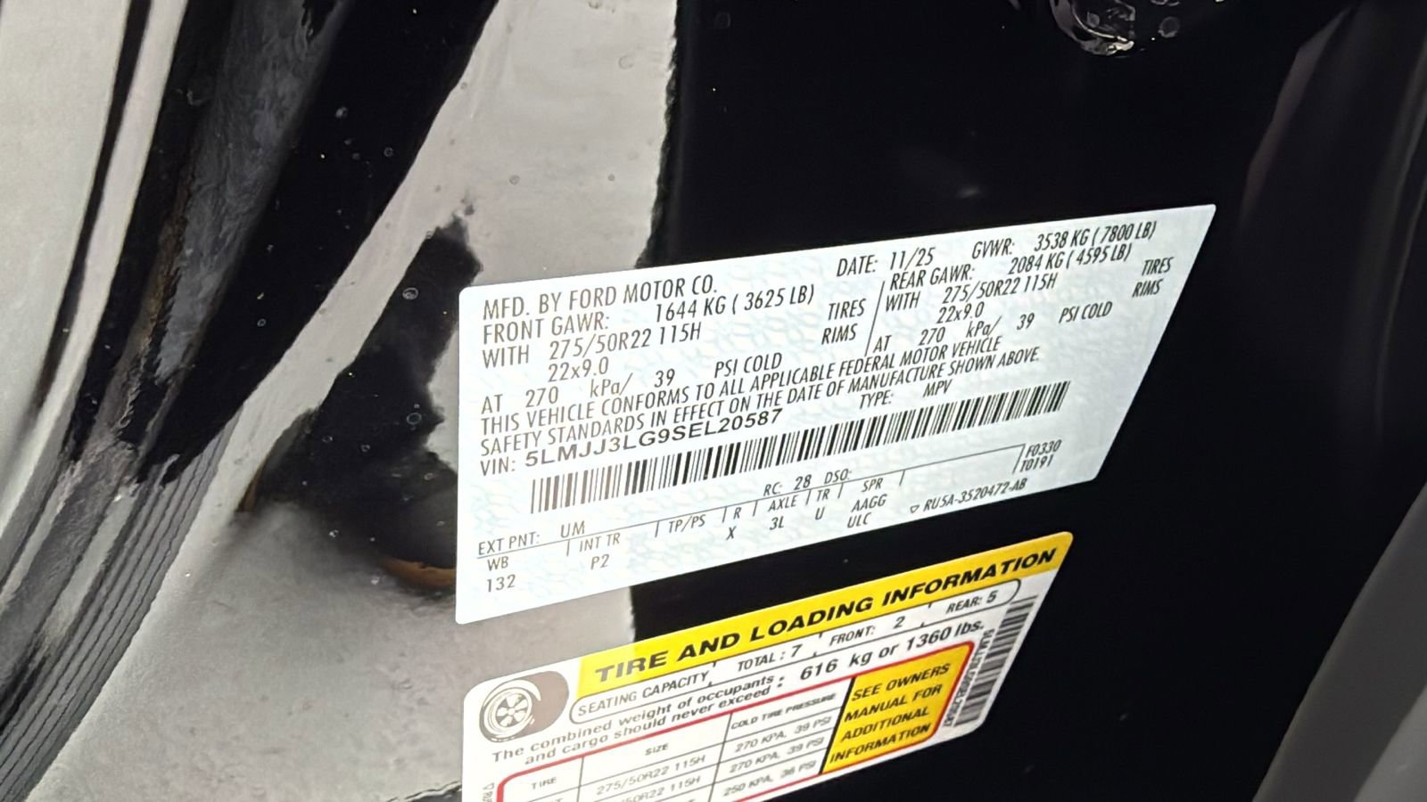 New 2025 Lincoln Navigator L Reserve w/ Jet Appearance Package image 36