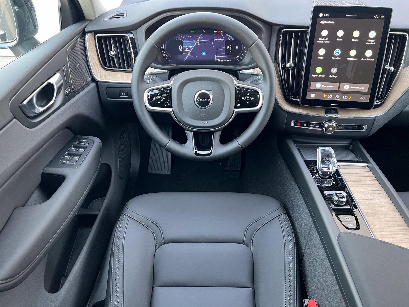 New 2027 Volvo XC60 B5 Plus AWD/4WD image 29