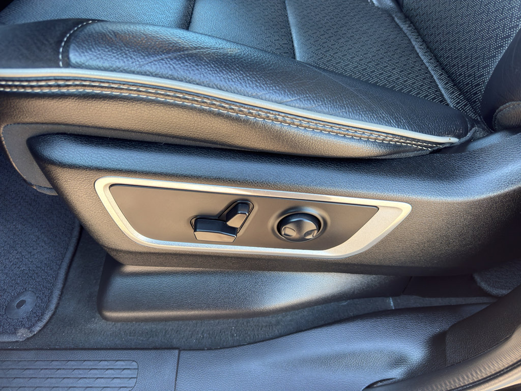 Used 2023 RAM 1500 Laramie AWD/4WD image 15