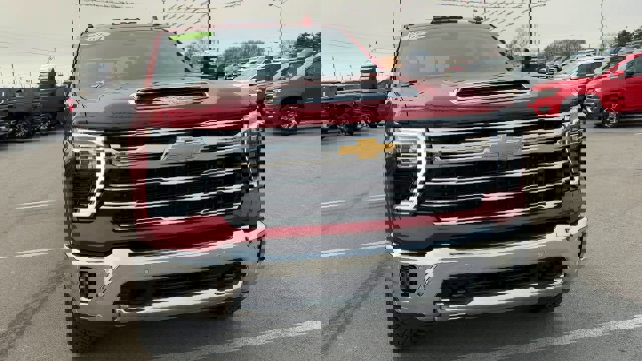 Used 2024 Chevrolet Silverado 2500 LTZ w/ LTZ Premium Package image 2