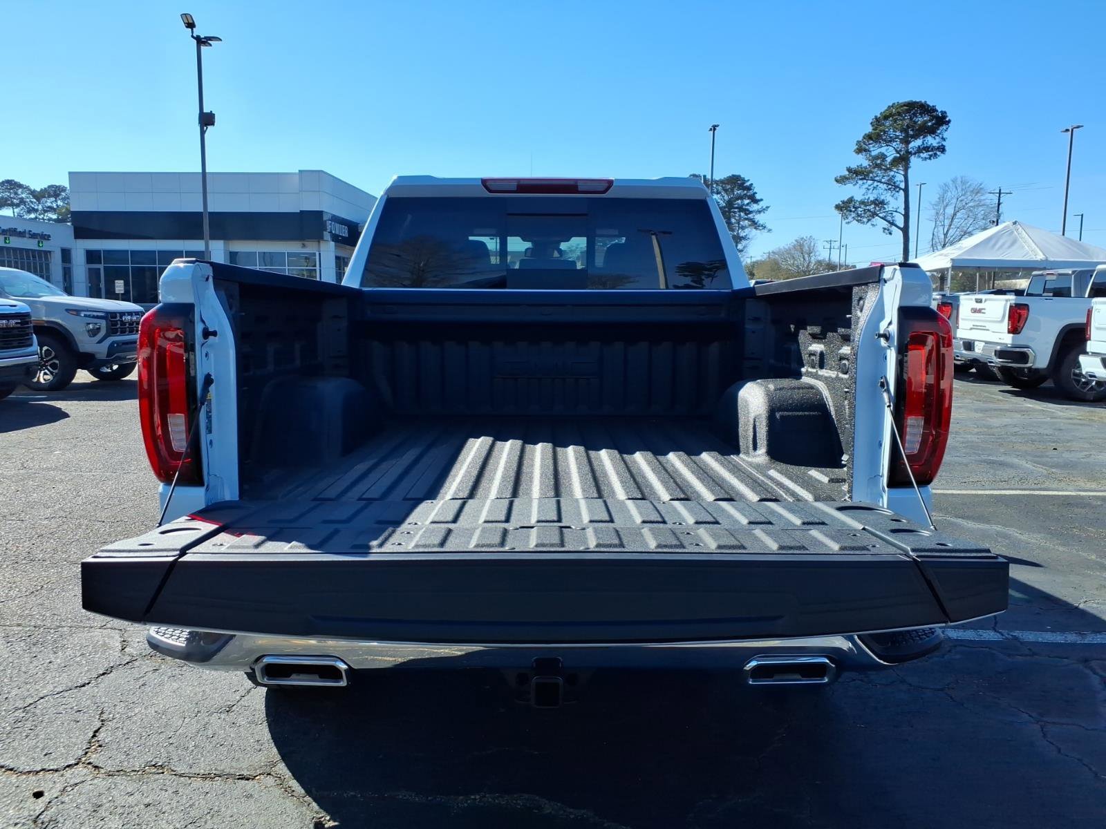 New 2026 GMC Sierra 1500 SLT w/ SLT Premium Plus Package AWD/4WD image 6