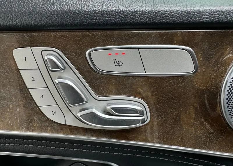 Used 2015 Mercedes-Benz C 300 4MATIC Sedan image 42