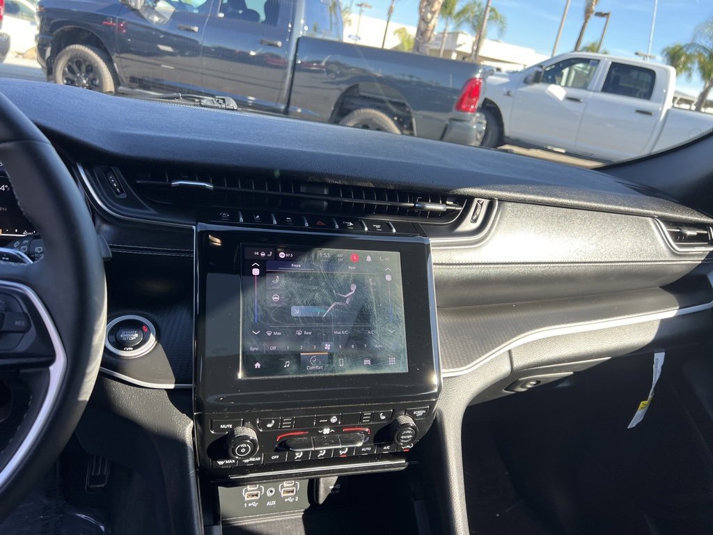 Used 2025 Jeep Grand Cherokee L Laredo w/ Luxury Tech Group I image 18