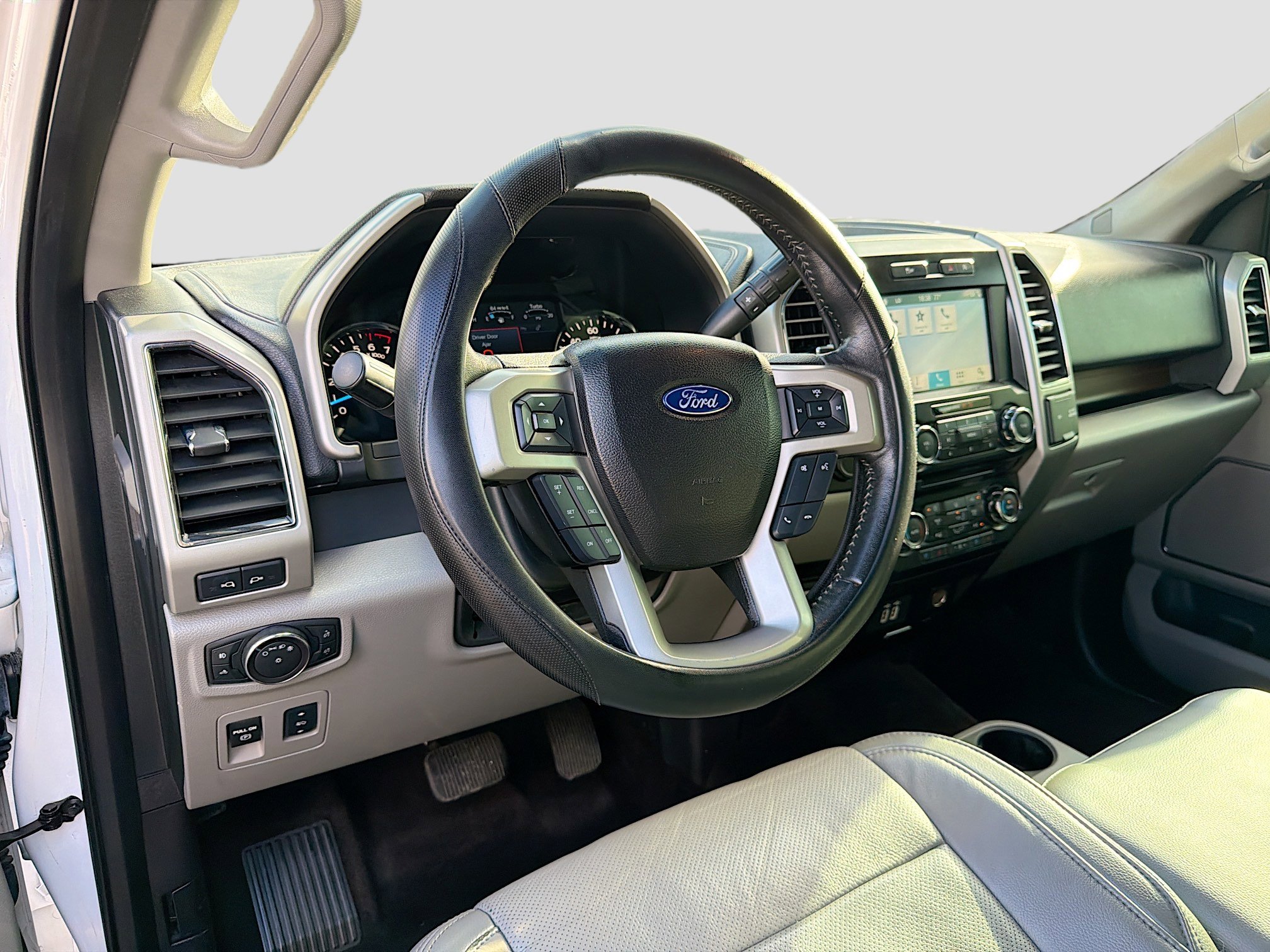 Used 2017 Ford F150 Lariat w/ Equipment Group 501A Mid image 24