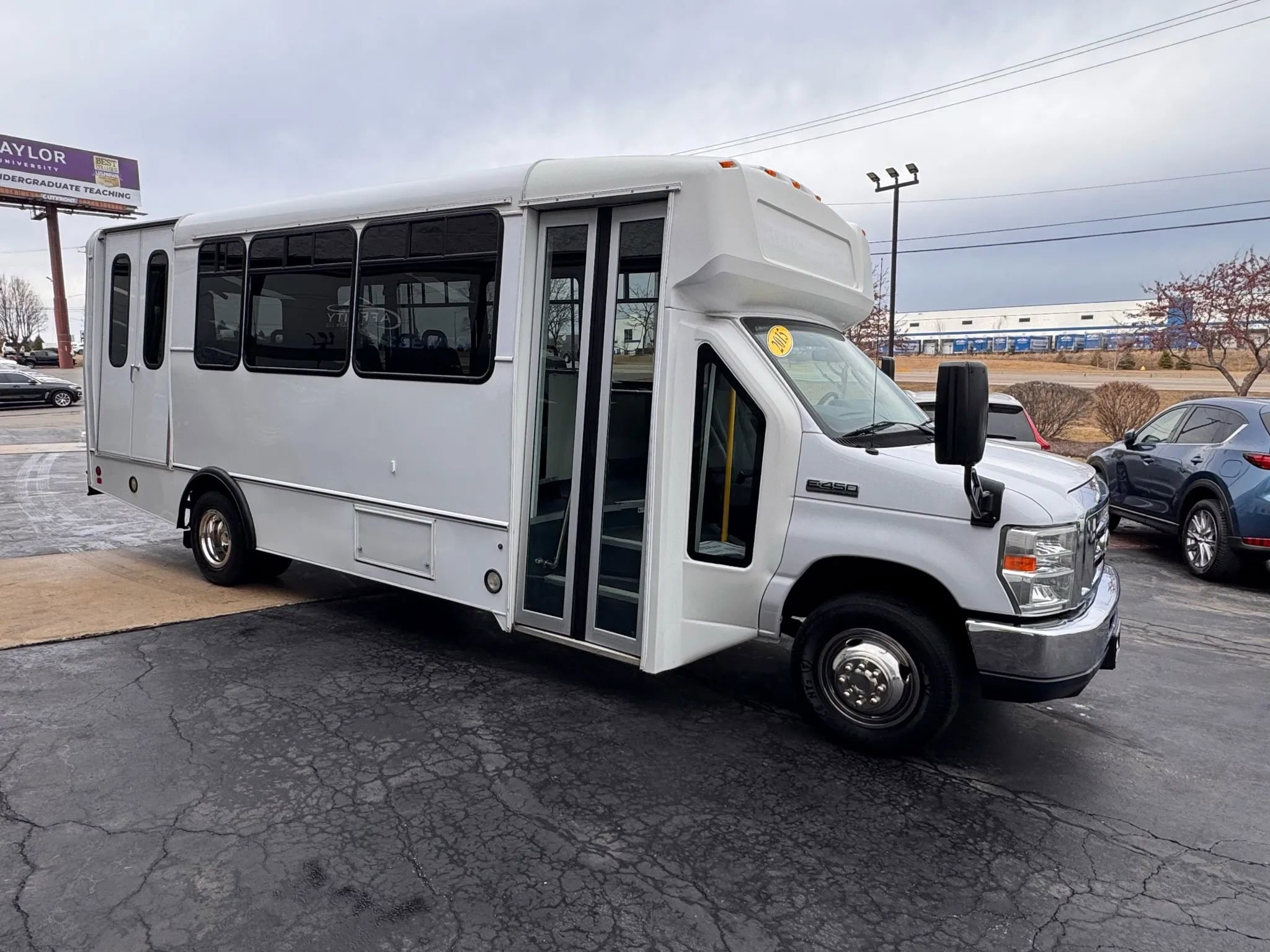 Used 2015 Ford E-450 and Econoline 450 Super Duty w/ Shuttle Bus Prep Package image 6