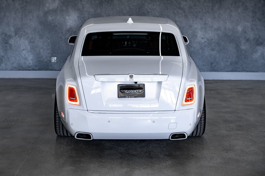 Used 2026 Rolls-Royce Phantom Sedan RWD image 17