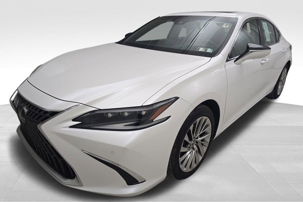 Used 2023 Lexus ES 300h Ultra Luxury image 5