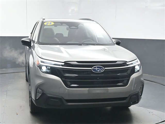 Used 2025 Subaru Forester Touring w/ Touring Package image 3