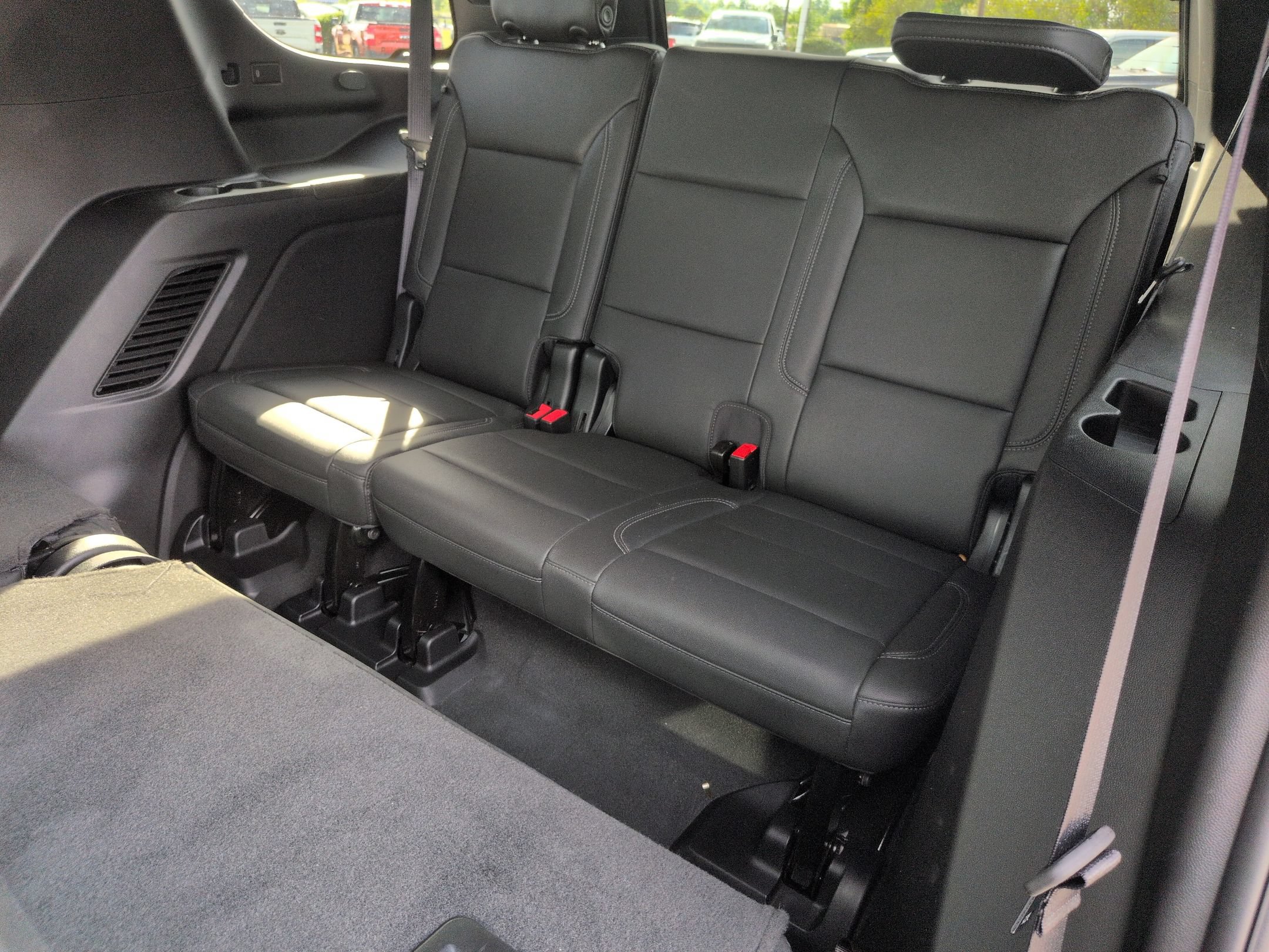 Used 2024 Chevrolet Tahoe LT RWD image 33