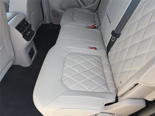 Used 2025 Volkswagen Atlas SEL Premium R-Line AWD/4WD image 16