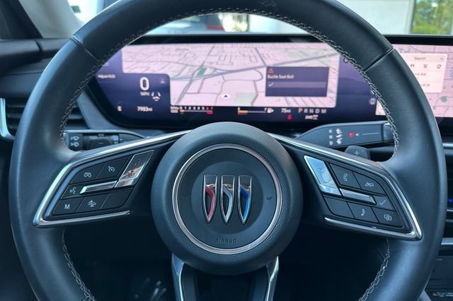 Used 2025 Buick Envision Preferred image 34