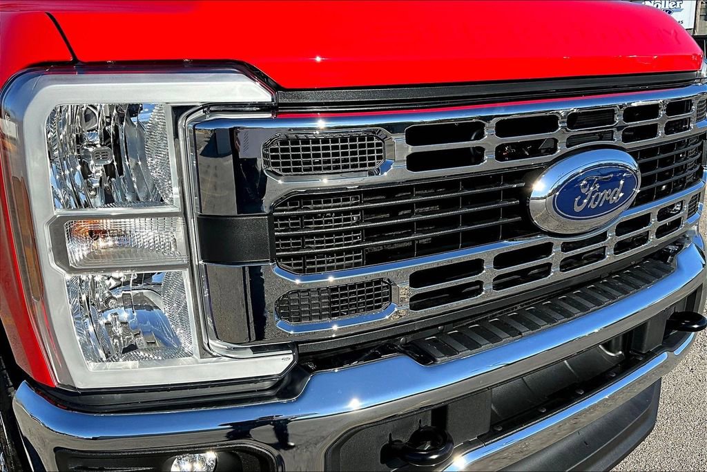 New 2026 Ford F350 XLT w/ FX4 Off-Road Package image 30