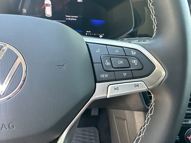 Used 2023 Volkswagen Taos SE w/ Panoramic Sunroof Package FWD image 25