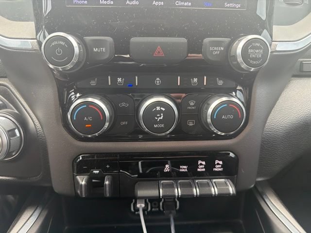 Used 2020 RAM 1500 Laramie w/ Sport Appearance Package AWD/4WD image 16