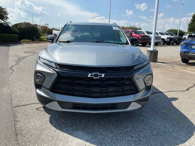Used 2023 Chevrolet Blazer LT w/ Convenience Package FWD image 2