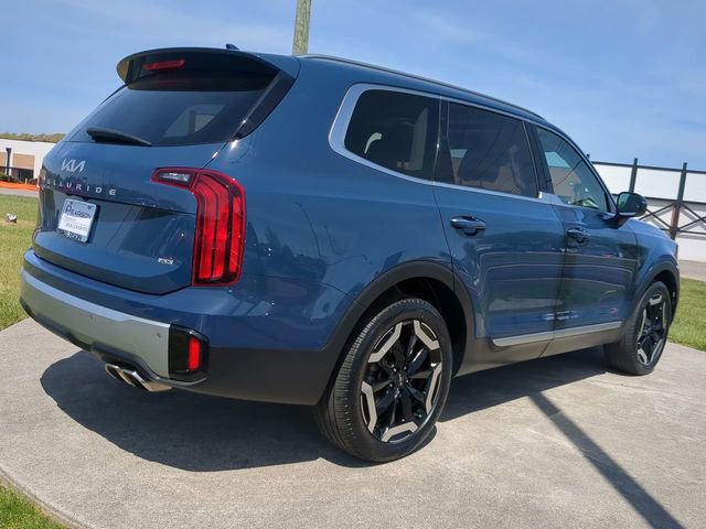 Used 2023 Kia Telluride S w/ S Sunroof Package image 4