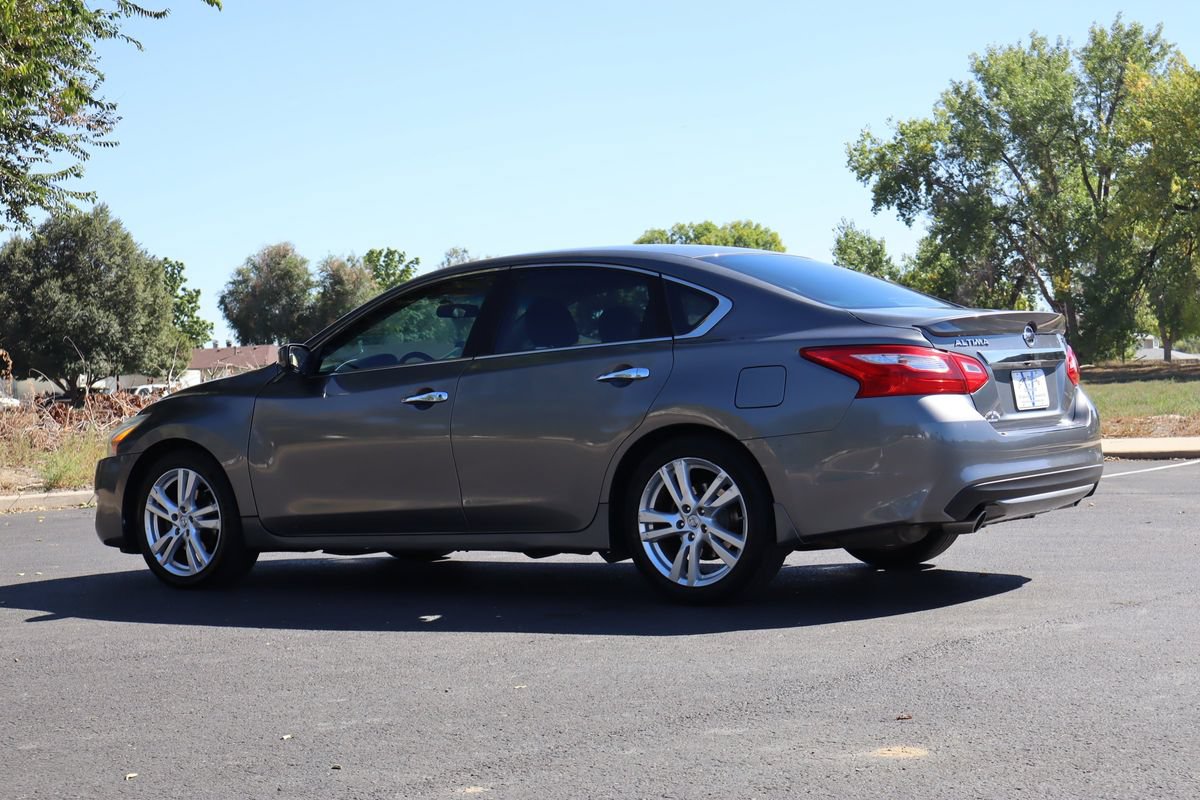 Used 2016 Nissan Altima 2.5 SR FWD image 7