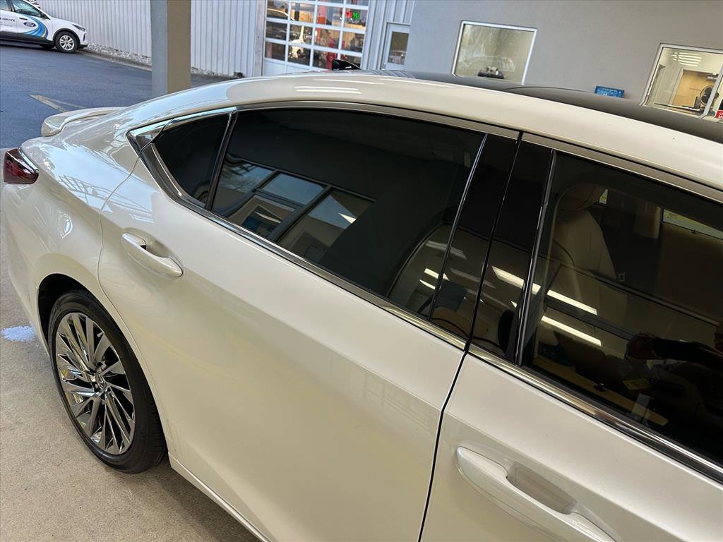 Used 2024 Lexus ES 350 Ultra Luxury image 12