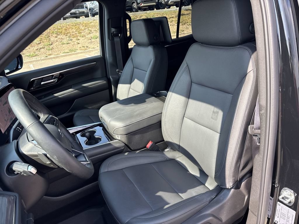 Used 2026 Chevrolet Tahoe Z71 w/ Z71 Off-Road Package AWD/4WD image 25