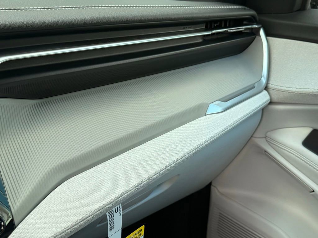 New 2026 Jeep Cherokee Laredo image 23