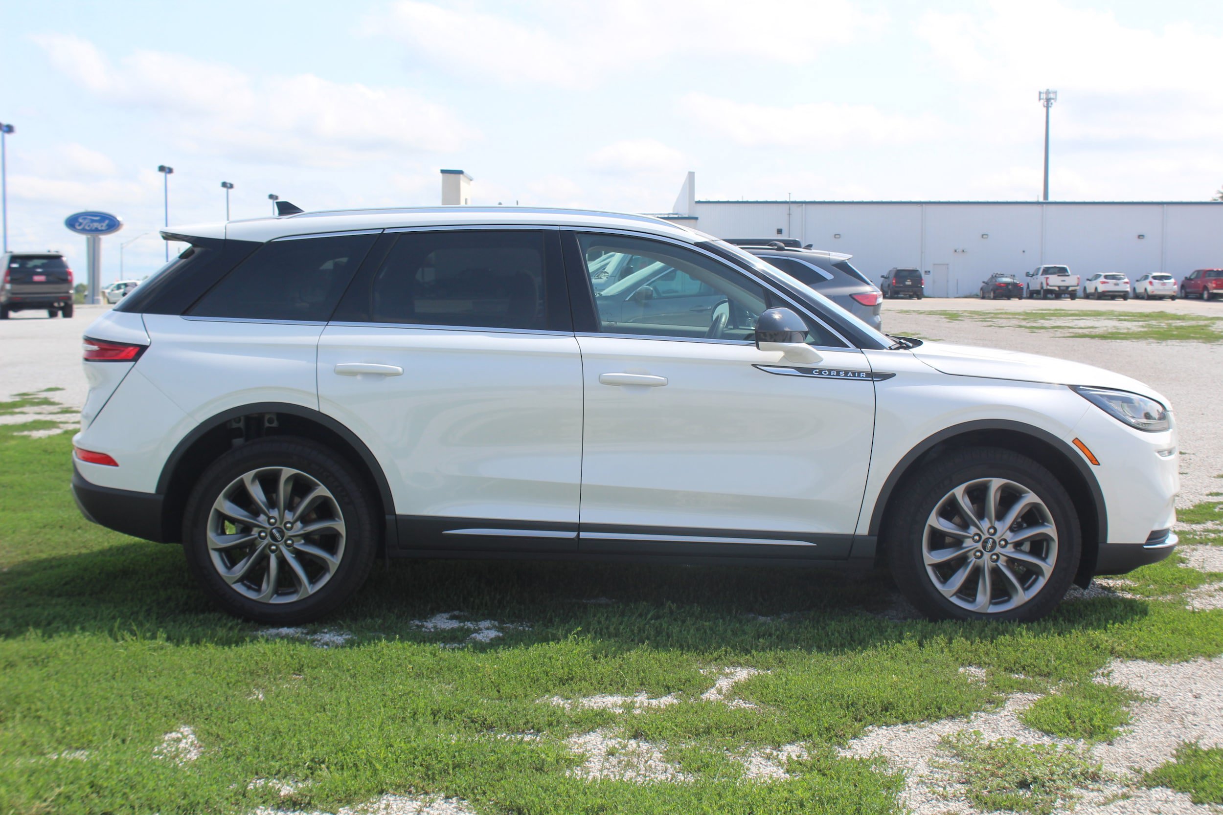 Used 2022 Lincoln Corsair AWD w/ Premium Package image 4