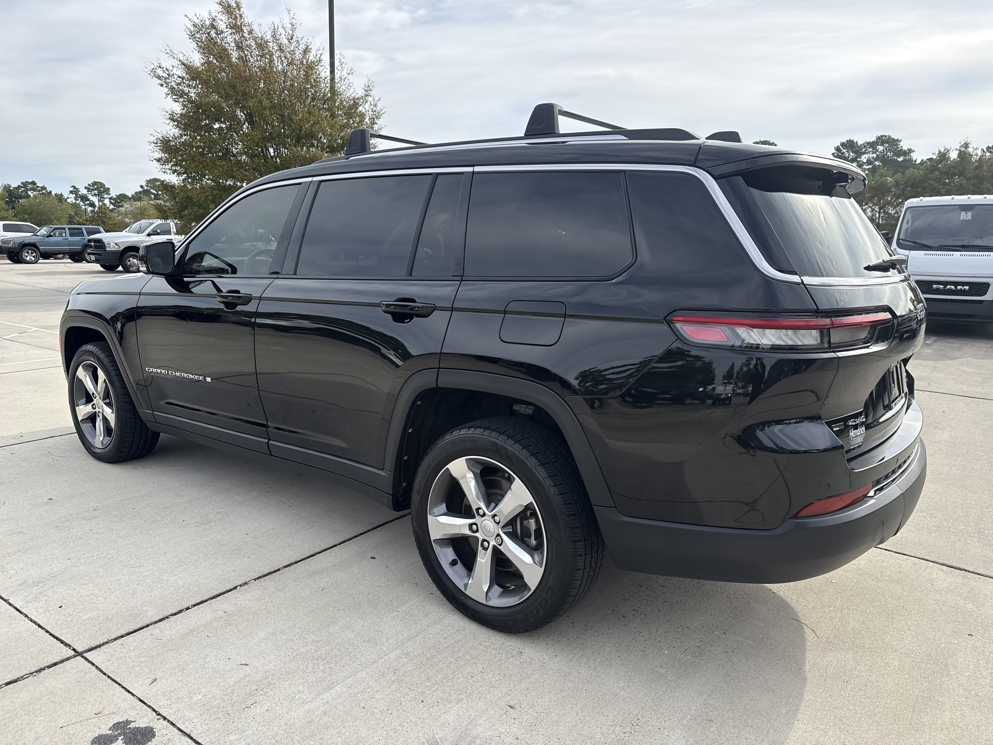 Used 2022 Jeep Grand Cherokee L Limited w/ Luxury Tech Group II AWD/4WD image 7