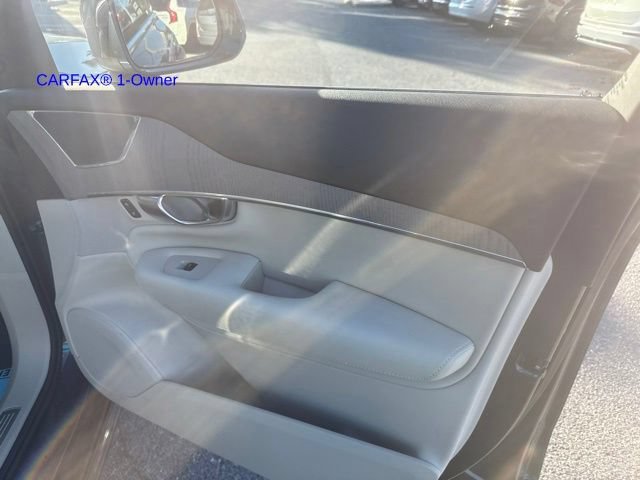 Certified 2025 Volvo XC90 T8 Plus w/ Protection Package AWD/4WD image 4