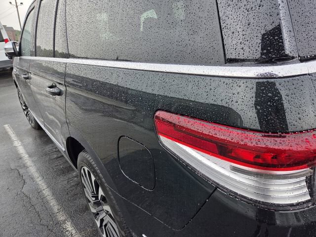 Certified 2022 Lincoln Navigator Black Label AWD/4WD image 8