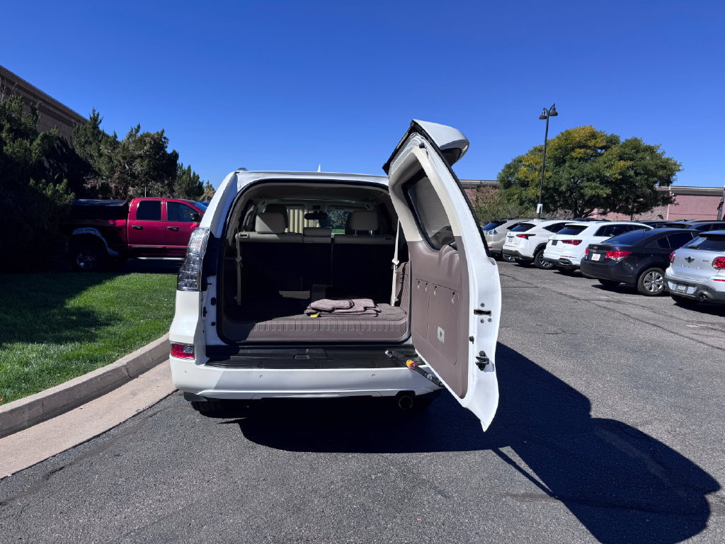Used 2018 Lexus GX 460 Luxury AWD/4WD image 10