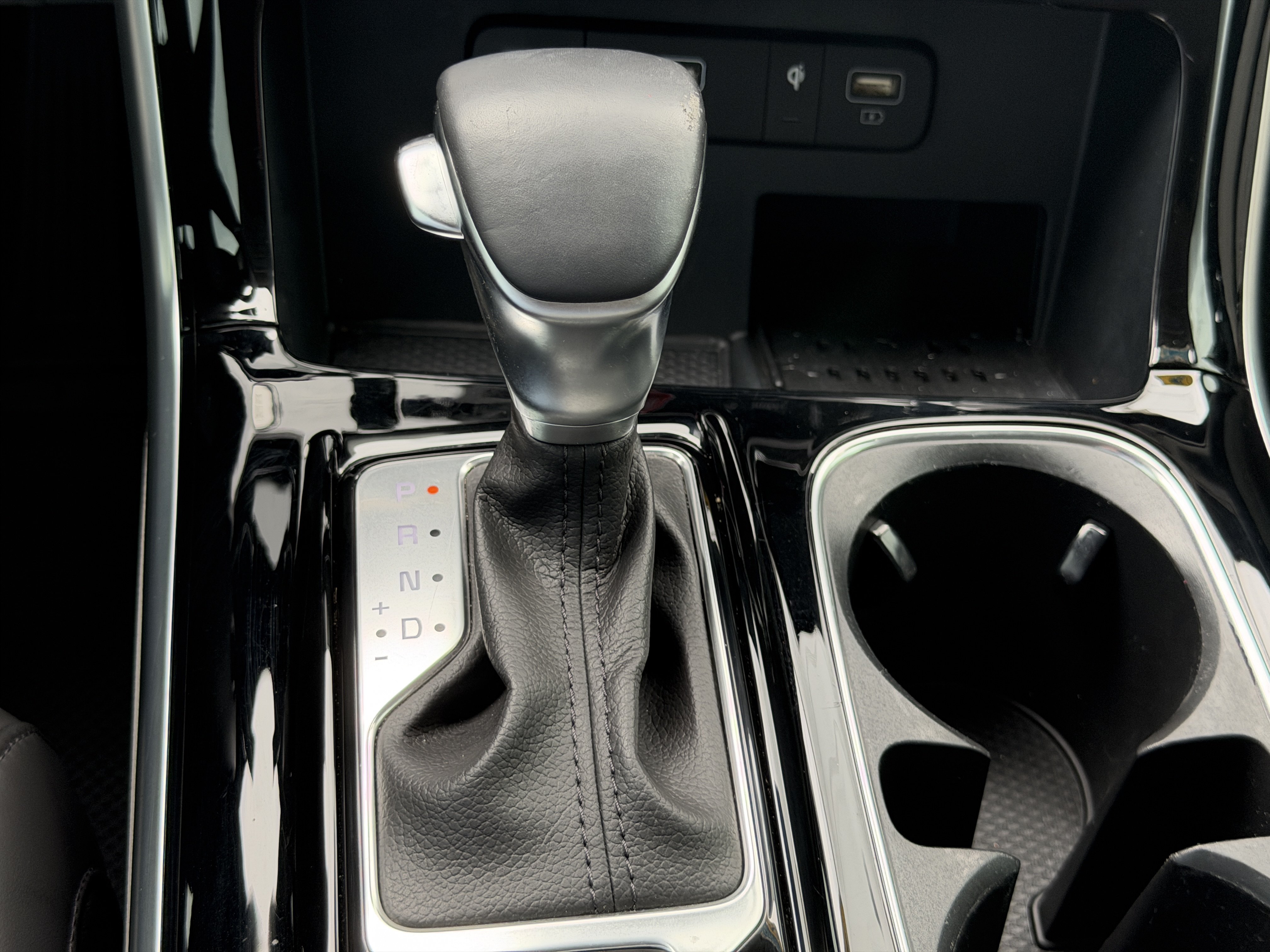 Certified 2024 Kia Carnival EX FWD image 26
