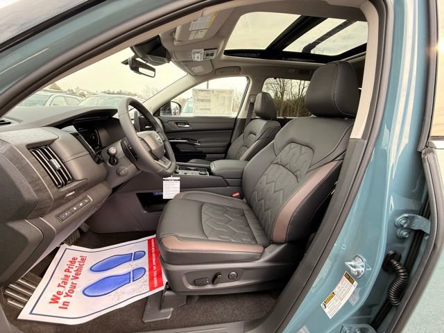 New 2026 Nissan Pathfinder Platinum image 12