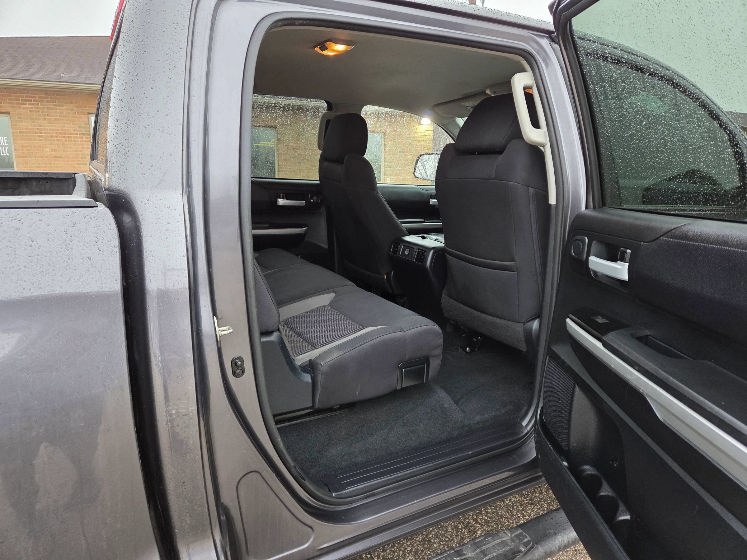 Used 2017 Toyota Tundra SR5 w/ SR5 Upgrade Package RWD image 13