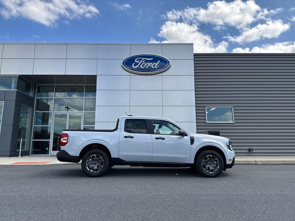 New 2026 Ford Maverick XLT w/ Equipment Group 301A AWD/4WD image 2