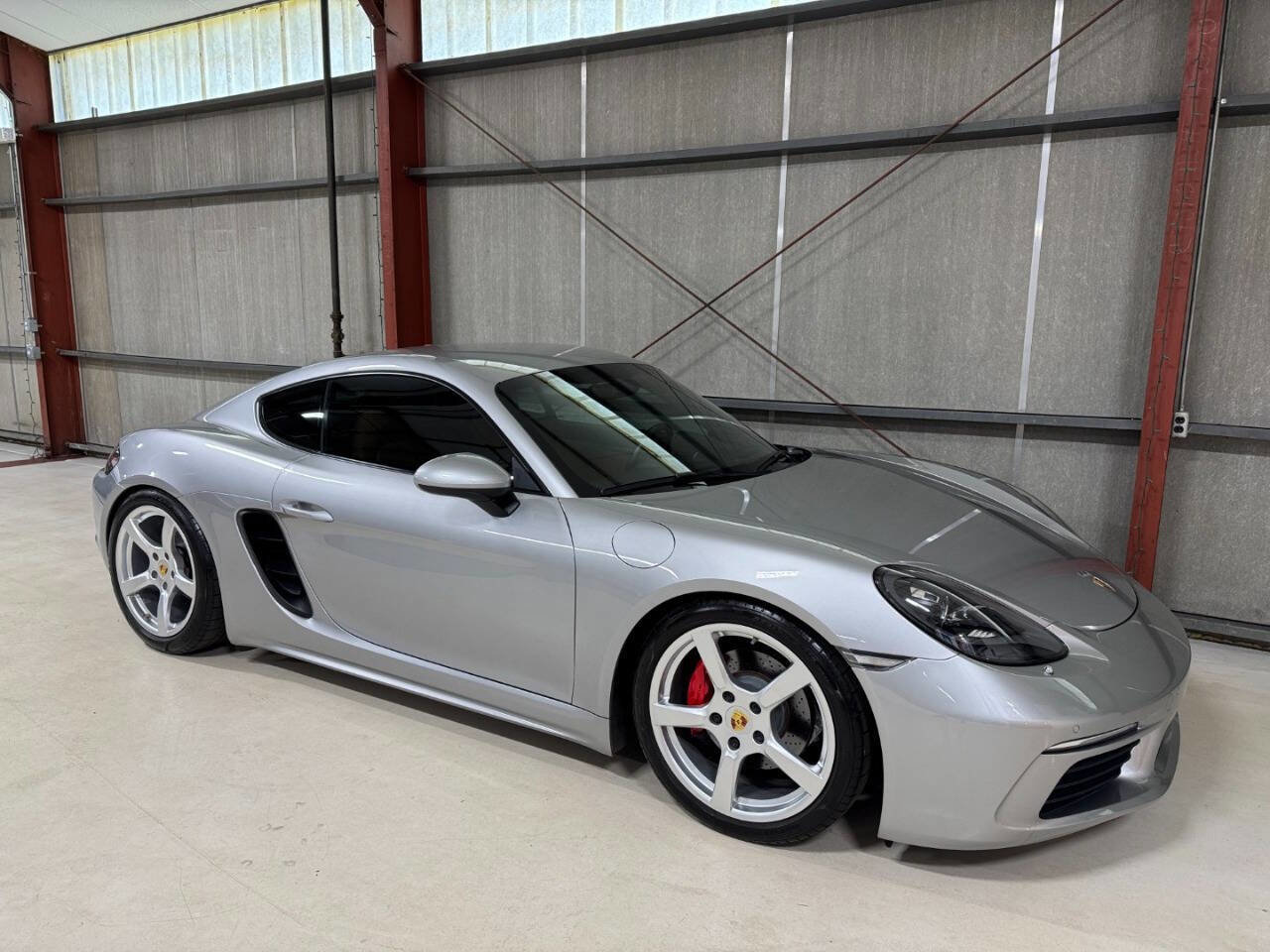 Used 2018 Porsche 718 Cayman w/ Sport Chrono Package image 17