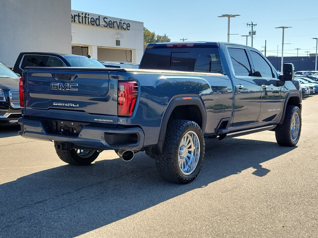 Used 2024 GMC Sierra 2500 Denali Ultimate AWD/4WD image 4