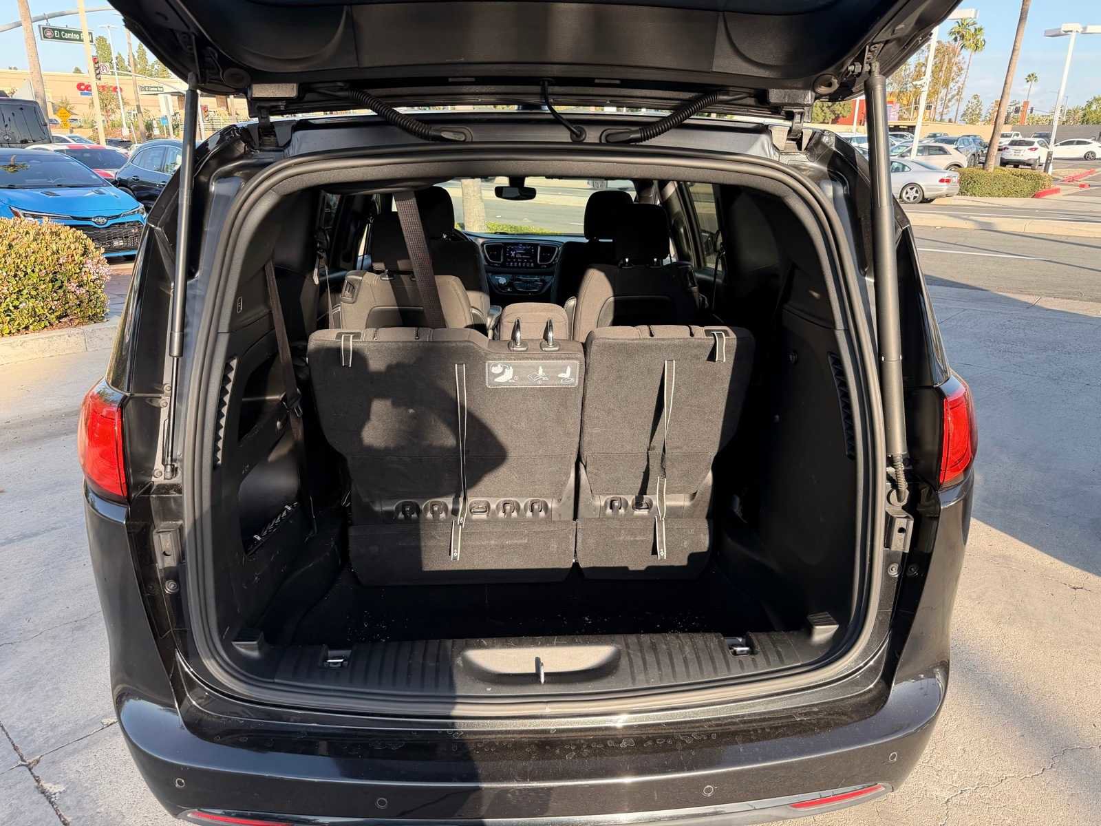 Used 2019 Chrysler Pacifica Touring Plus w/ S Appearance Package image 19