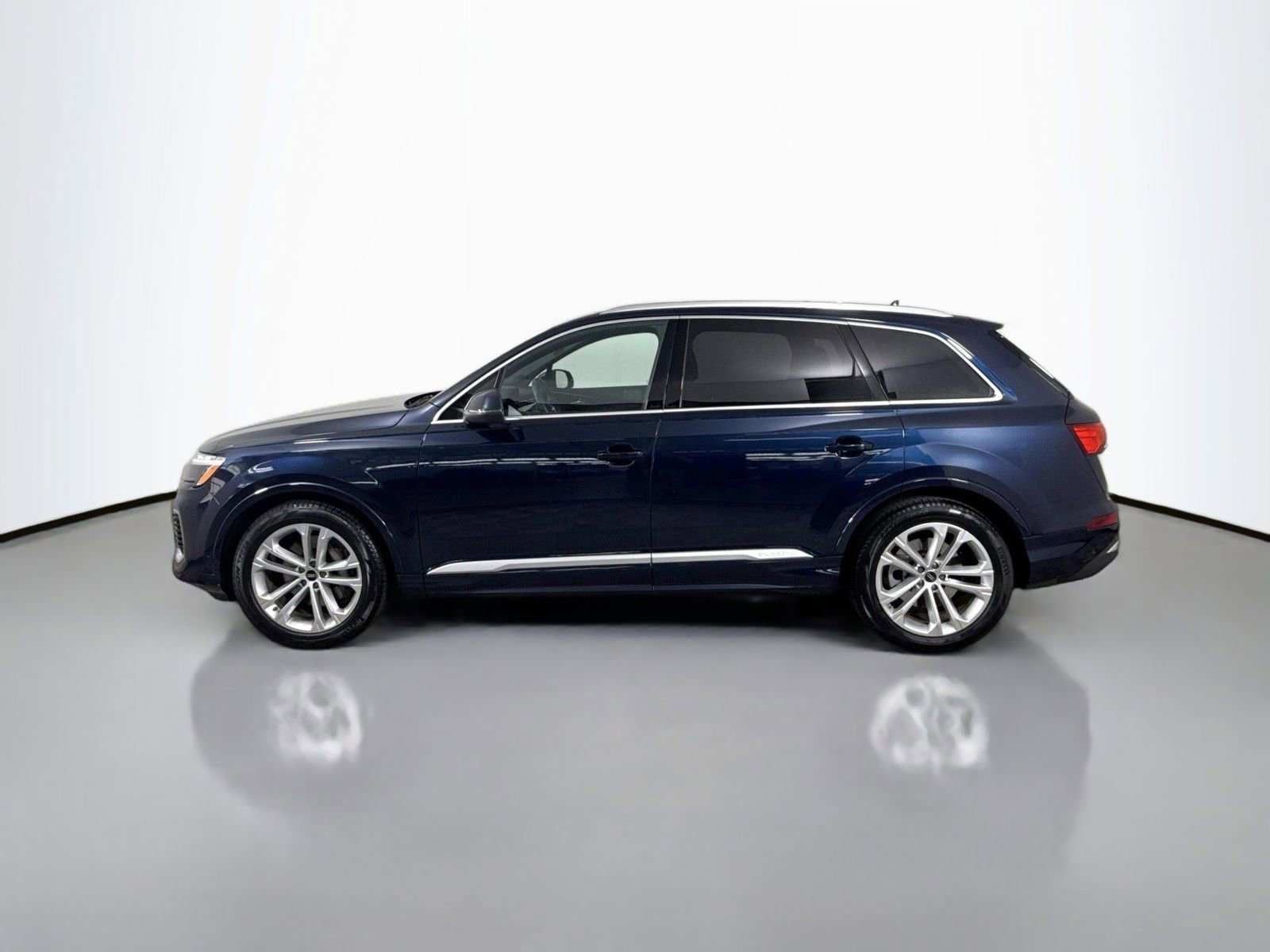 Used 2025 Audi Q7 3.0T Prestige AWD/4WD image 2