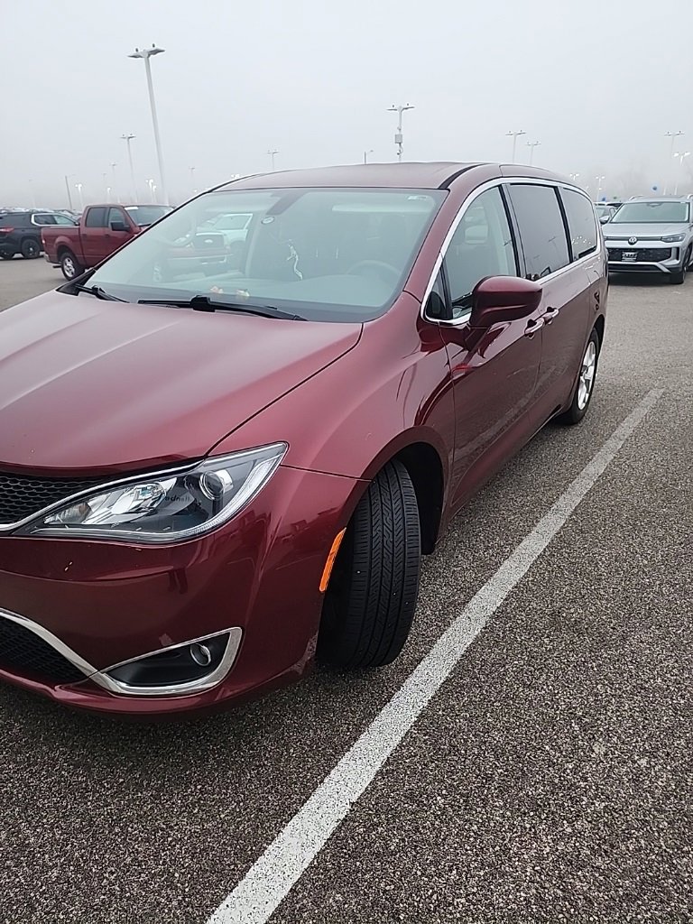 Used 2018 Chrysler Pacifica Touring Plus w/ Tire & Wheel Group image 1