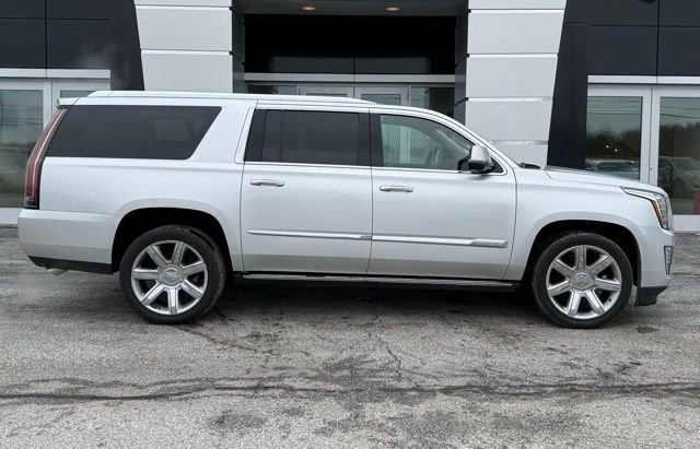 Used 2015 Cadillac Escalade ESV Premium image 3