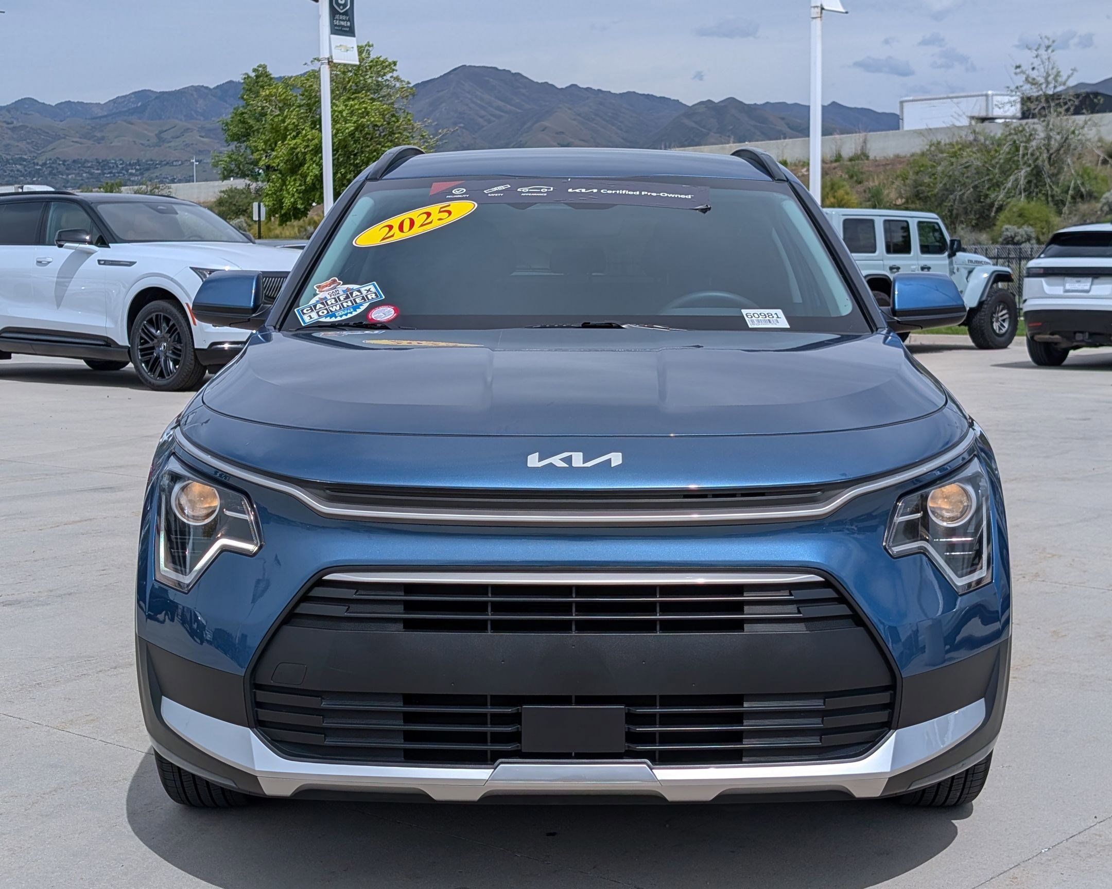 Certified 2025 Kia Niro EX image 8