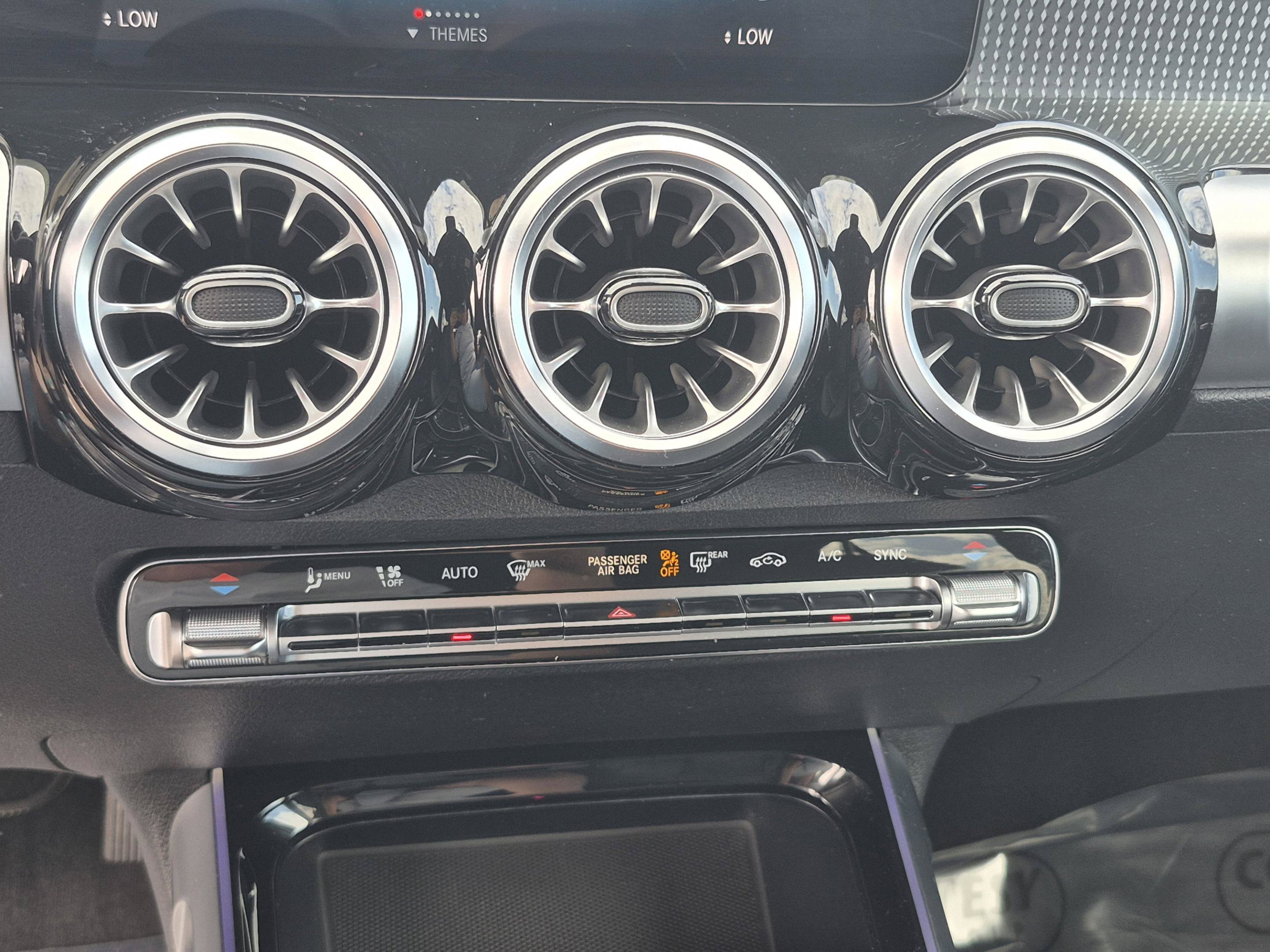 Used 2022 Mercedes-Benz GLB 250 image 27