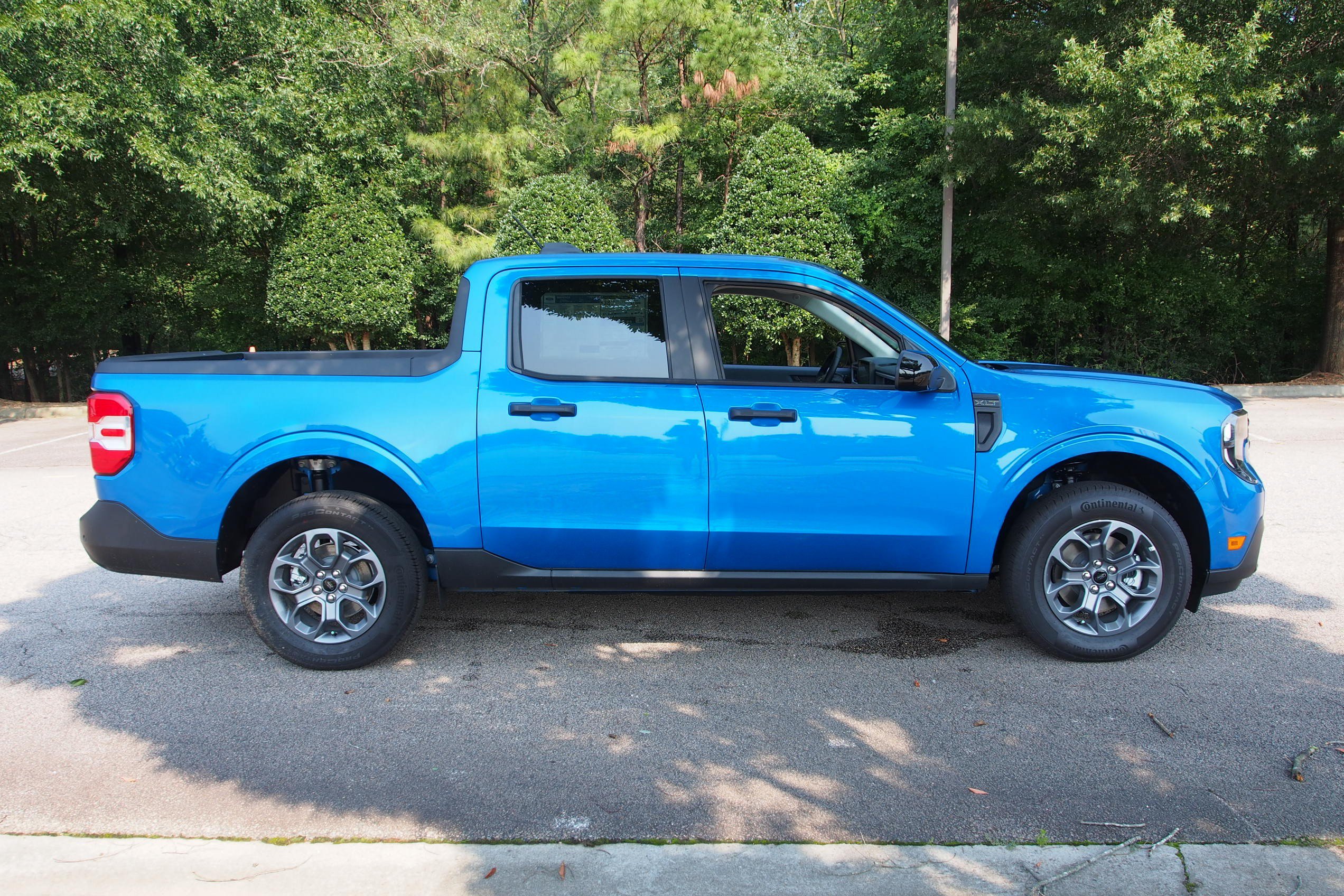 New 2026 Ford Maverick XLT w/ XLT Luxury Package FWD image 8