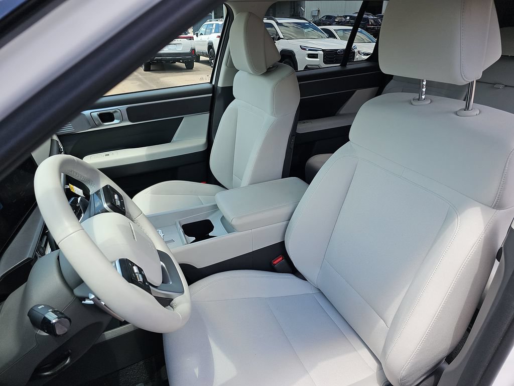 Certified 2025 Hyundai Santa Fe SE FWD image 14