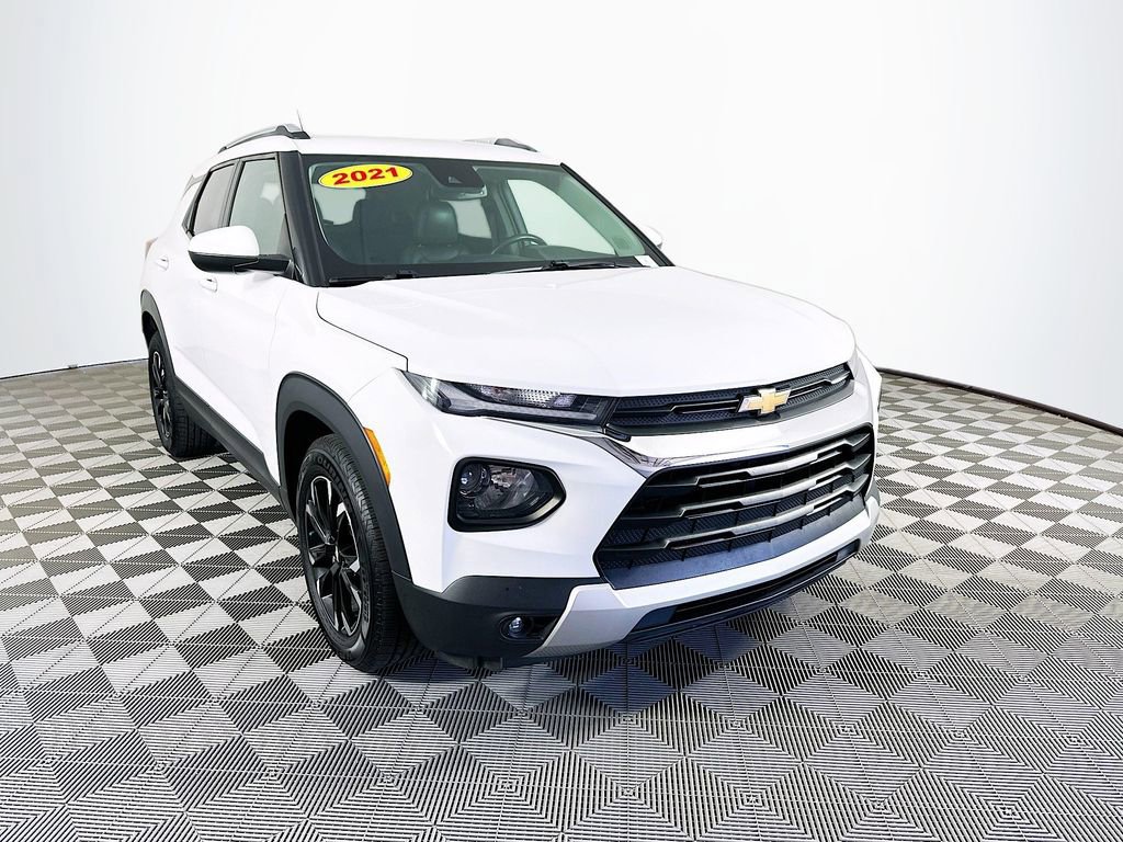 Used 2021 Chevrolet TrailBlazer LT w/ Premium Seating Package FWD image 2