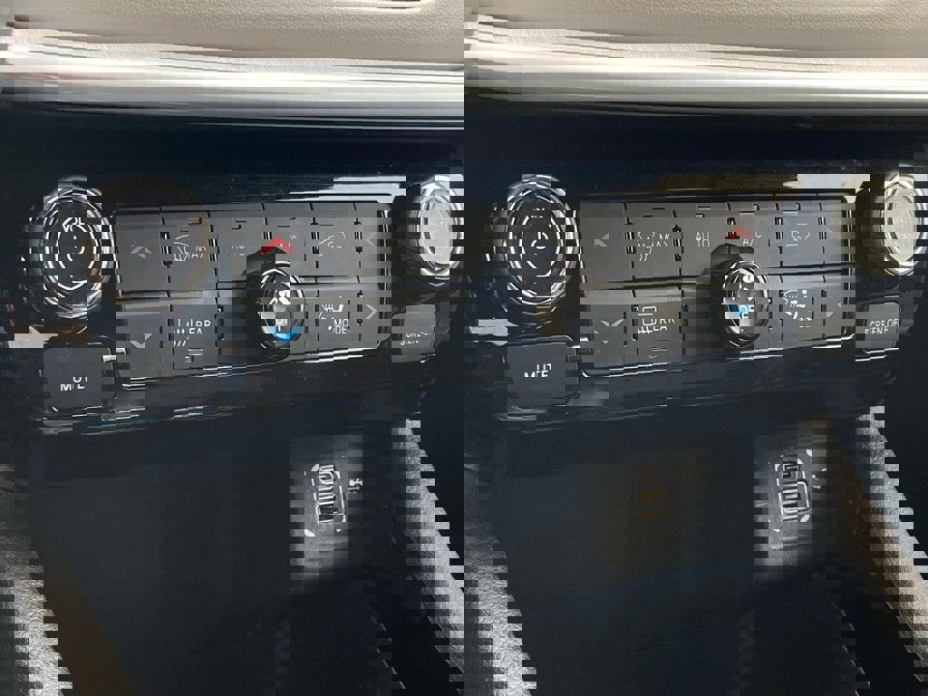 Used 2025 Jeep Compass Limited image 25