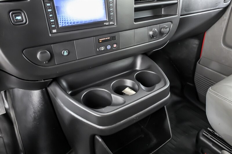 Used 2014 GMC Savana 1500 RWD image 23