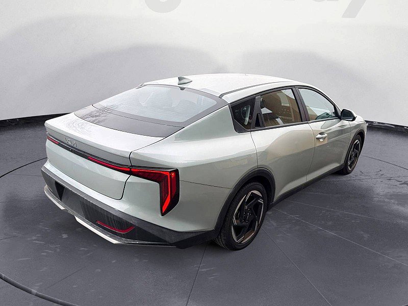 Used 2025 Kia K4 EX image 5