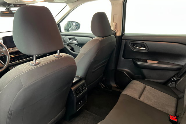 Used 2025 Nissan Rogue SV FWD image 19