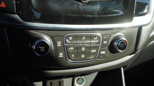 Used 2023 Chevrolet Traverse LT FWD image 27