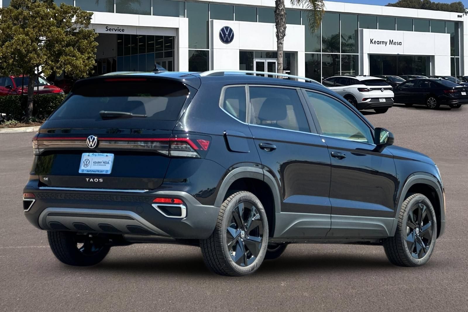 New 2026 Volkswagen Taos SE FWD image 4